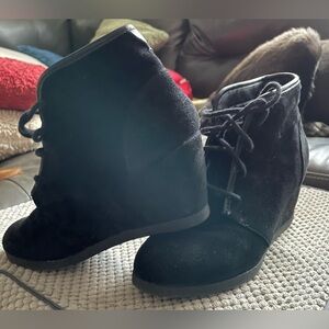 Madden Girl Black Faux Suede Lace Tie Wedge Heel Ankle Dallyy Boot  Size 6.5